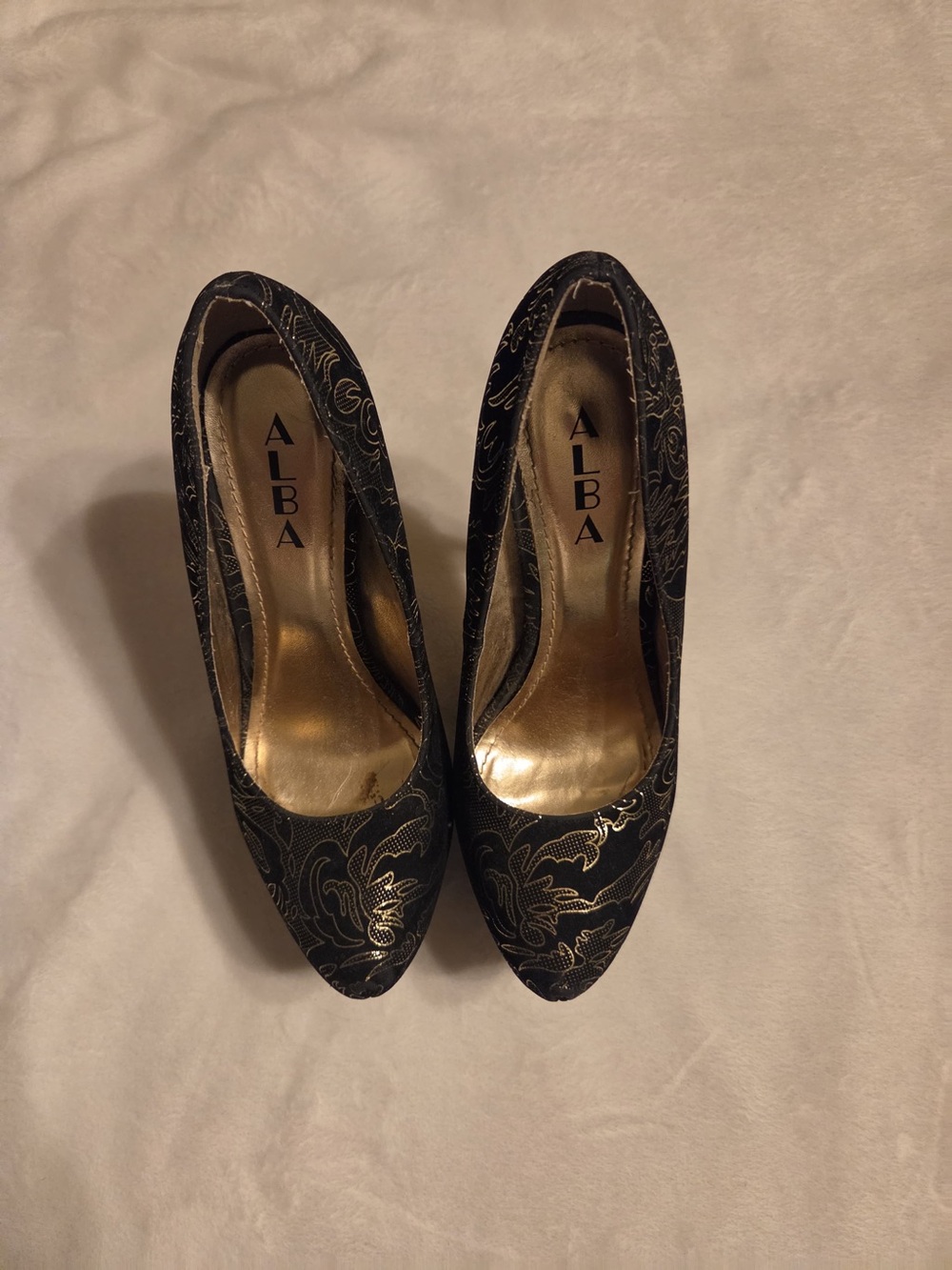 ALBA Black Pumps with Gold Floral Accents
